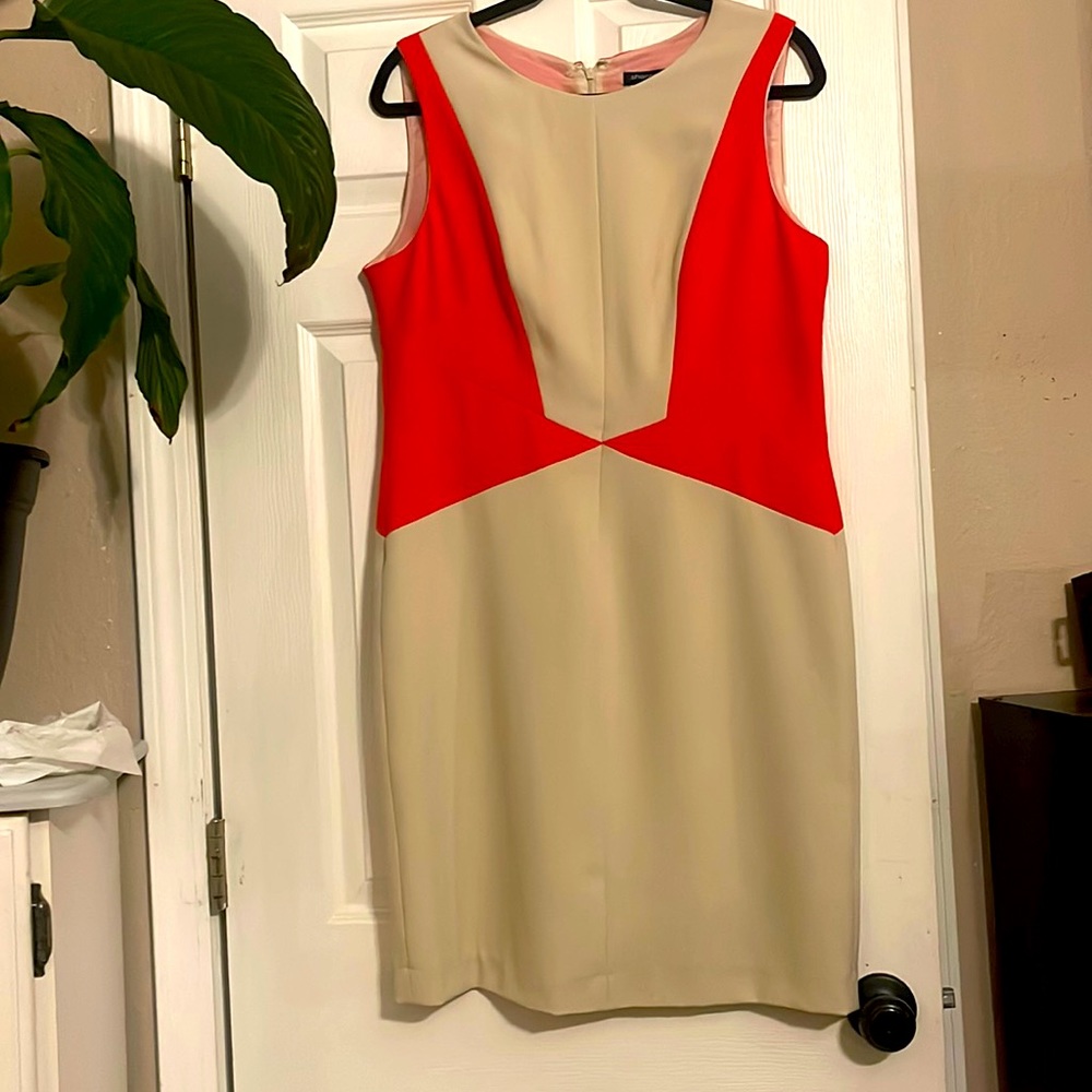 Sharagano Sheath Dress Size 12 NWT